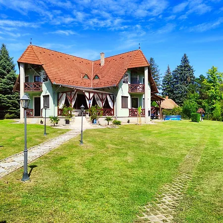 Balaton Garden Apartment *